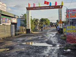 Cần sớm nâng cấp, sửa chữa đường giao thông trung tâm xã Ea M’nang