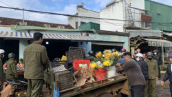 Giải tỏa chợ Pơng Drang cũ cần sự đồng thuận của tiểu thương