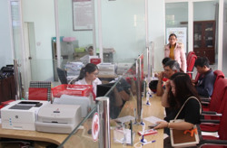 Không nên đổi tiền mới qua mạng xã hội