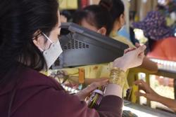 Giá vàng hôm nay, 25-1: Giảm mạnh dù giá trị đồng USD “bốc hơi”