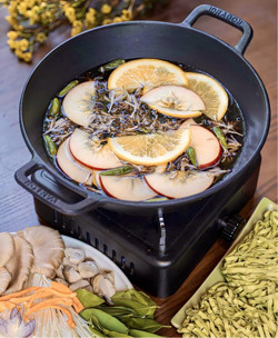 Độc đáo món lẩu hoa cà phê