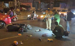 Xe máy lao vào hông xe tải: Một người phụ nữ tử vong