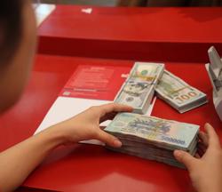 Giá USD tự do bất ngờ tăng vọt