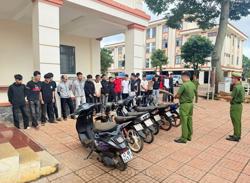 Khởi tố 22 thanh, thiếu niên chạy xe la hét gây náo loạn