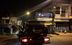 Xe máy va chạm với ô tô: Hai thanh niên tử vong trên đường đi cấp cứu