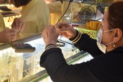 Giá vàng hôm nay, 16-10: Bất ngờ tăng trở lại