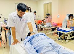 Hệ lụy từ "cắm mặt" vào điện thoại