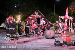 Xây dựng Văn hóa cồng chiêng thành sản phẩm du lịch