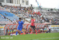 Phía sau chuyện các cầu thủ V.league 1 “đổ bộ” xuống giải hạng Nhất