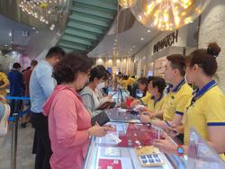 Giá vàng nhẫn vượt 87,4 triệu đồng/lượng, "đại gia vàng" làm ăn ra sao?