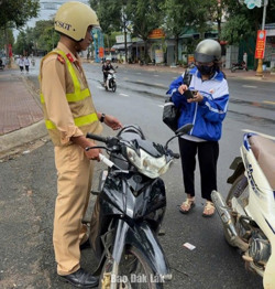 Công an huyện M'Drắk: Xử lý 40 học sinh vi phạm luật giao thông trong tháng cao điểm