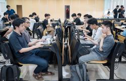 Nhân sự IT làm gì để song hành với AI?