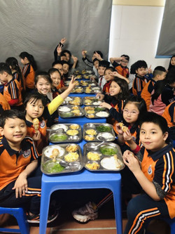 Lắp camera giám sát để quản lý tốt hơn bữa ăn bán trú