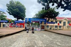 2 cô giáo nhập viện, học sinh nghỉ học vì mùi hôi lạ