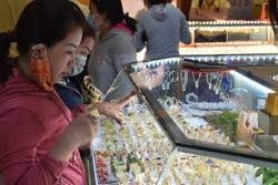 Giá vàng hôm nay, 1-11: Rơi thẳng đứng