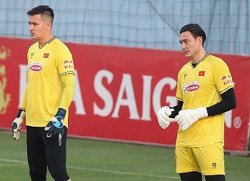 Đội tuyển Việt Nam: Nguyễn Filip hay Đặng Văn Lâm?