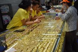 Giá vàng hôm nay, 12-11: Tiếp tục “bốc hơi” dữ dội