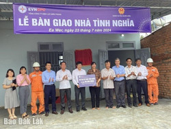 Đẩy nhanh triển khai xóa nhà tạm, nhà dột nát