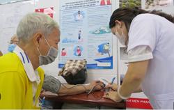 Mỗi năm, có bao nhiêu người Việt ra nước ngoài điều trị?