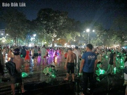 Chương trình nhạc nước tại Công viên Buôn Ma Thuột chính thức hoạt động
