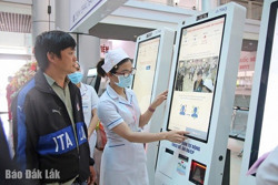 Ứng dụng kiosk tự phục vụ trong khám chữa bệnh: Y tế thông minh, người dân hưởng lợi