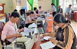 Vốn vay tín dụng chính sách: Sẻ chia nỗi lo học phí cho sinh viên nghèo