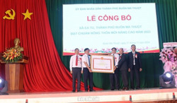 Công bố xã Ea Tu đạt chuẩn nông thôn mới nâng cao