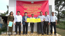 Năm 2024 huyện Krông Búk vận động xây dựng và bàn giao 115 căn nhà cho người nghèo