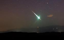 Đêm nay, Việt Nam đón cực đại “mưa cầu lửa”