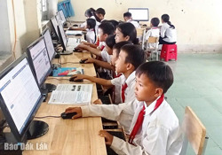 Huyện Krông Bông đẩy mạnh chuyển đổi số trong giáo dục