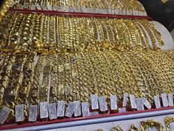 Giá vàng thế giới lẫn vàng 99,99 lao dốc sau khi ông Trump thắng cử