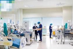 Trẻ nguy kịch vì cha mẹ tự làm bác sĩ