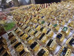 Giá vàng miếng SJC giảm tiếp theo đà lao dốc của thế giới