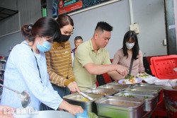 Suất cơm “0 đồng” lan tỏa yêu thương