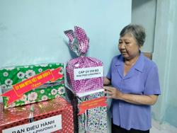 Người cao tuổi không có lương hưu ngóng trợ cấp hưu trí xã hội mới