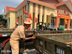 Để bảo đảm an toàn khi xe công nông tham gia giao thông