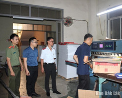 Tiêu hủy 287 cuốn sách giáo khoa không rõ nguồn gốc