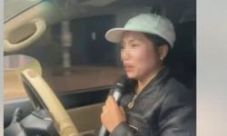 Người phụ nữ vừa lái ô tô, vừa hát karaoke có thể bị xử lý ra sao?