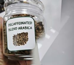 Giá cà phê hôm nay 16-12: Bất ngờ với giá cà phê khử caffeine