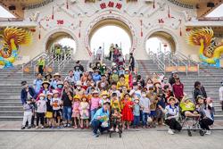 Nhộn nhịp thị trường du lịch Tết