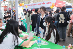 Tuyển sinh đại học 2025: Có nên chọn ngành mới?