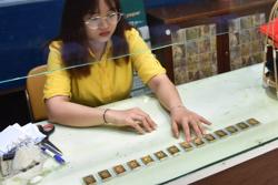 Giá vàng hôm nay, 24-12: Bất ngờ đảo chiều sụt giảm