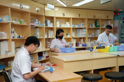 Vì sao vẫn thiếu thuốc, vật tư y tế?