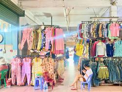 Tiểu thương lo ế khách sau Black Friday