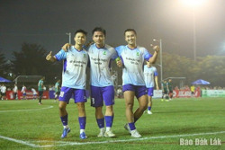 Cúp bóng đá 7 người vô địch quốc gia 2024: Xổ số kiến thiết Đắk Lắk đặt một chân vào bán kết