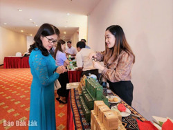 Phụ nữ khẳng định bản lĩnh trong phát triển kinh tế tập thể