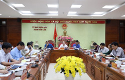 Thành viên UBND tỉnh thông qua các nội dung trình HĐND tỉnh