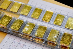 Mùng 1 Tết, giá vàng SJC lao dốc