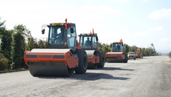 Hối hả thi công “chạy đua” với Tết