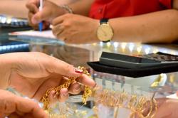 Giá vàng hôm nay, 22-2: Biến động bất ngờ